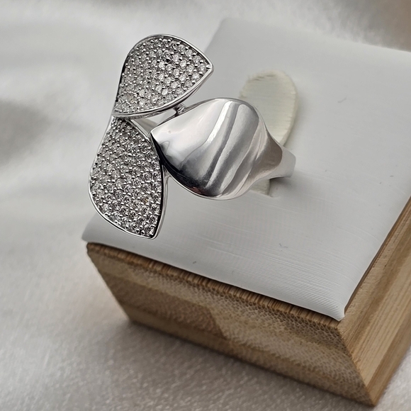 Sterling Silver 925 Tri-Leaf Floral Moissanite Ring - Picture 3 of 8